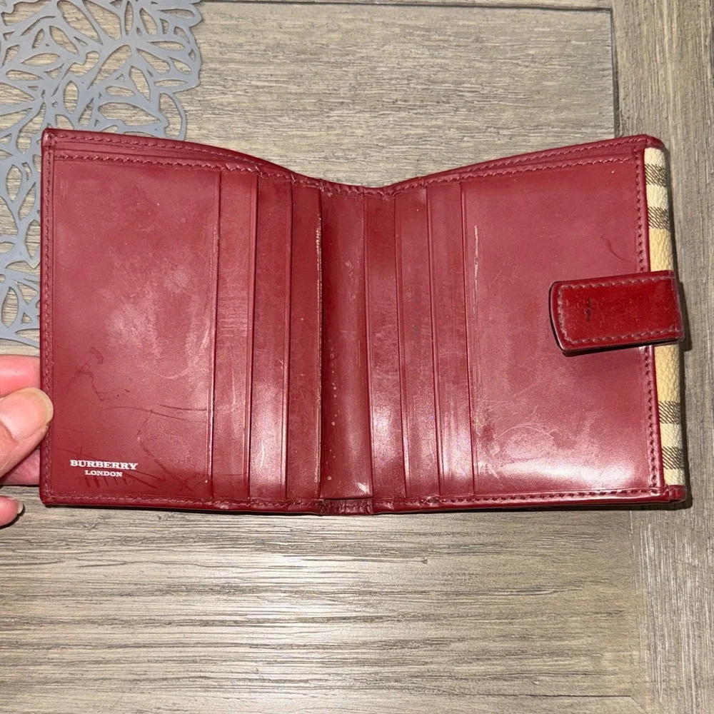Authentic Burberry Beige Plaid Wallet with Red Trim - Picture 3 of 3